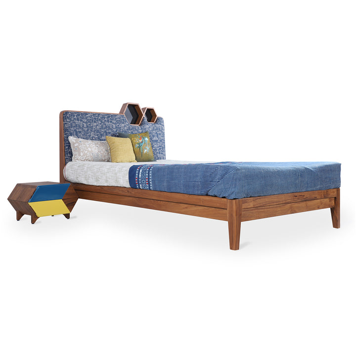 Xira - Queen Size Bed