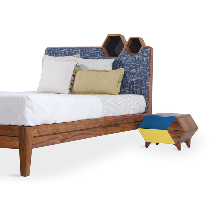 Xira - Queen Size Bed