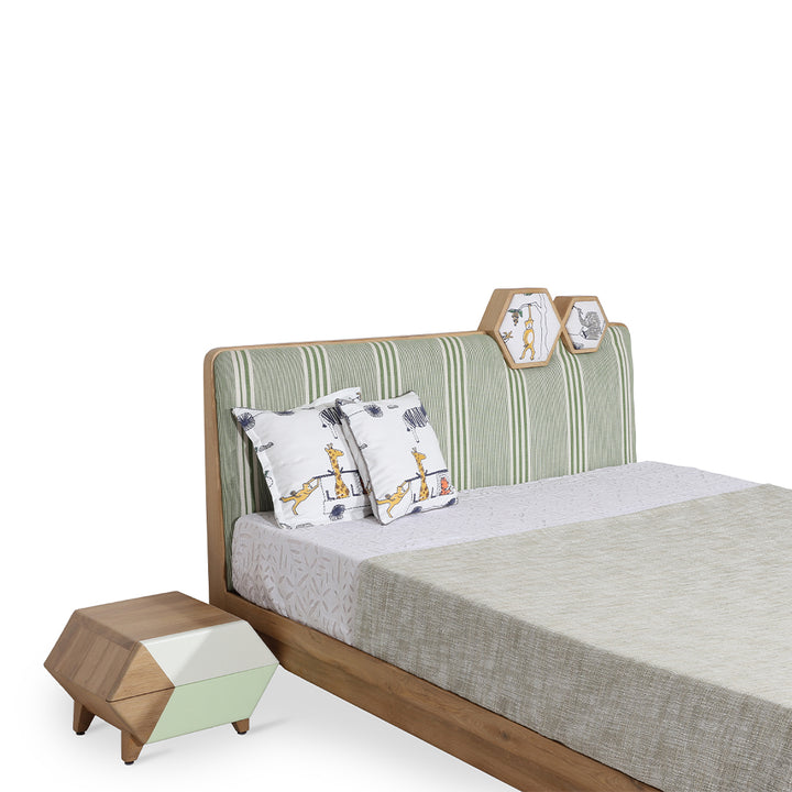 Xira - Queen Size Bed