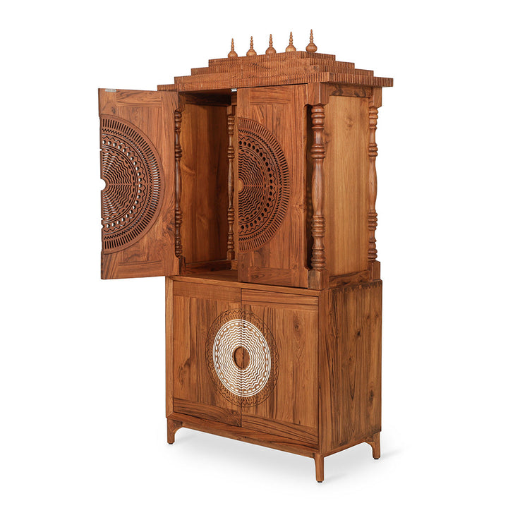 Kuil Teakwood Temple with Carved Structure