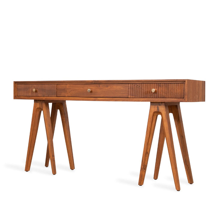 Nayli - Study Table