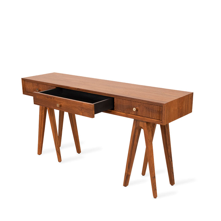 Nayli - Study Table